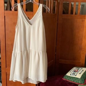 Decorative Lace Neckline Sheath Under Hi Lo Sleeveless Dress